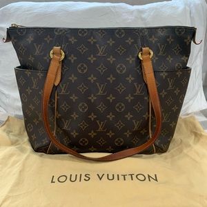 Louis Vuitton Monogram Totally MM Canvas Tote